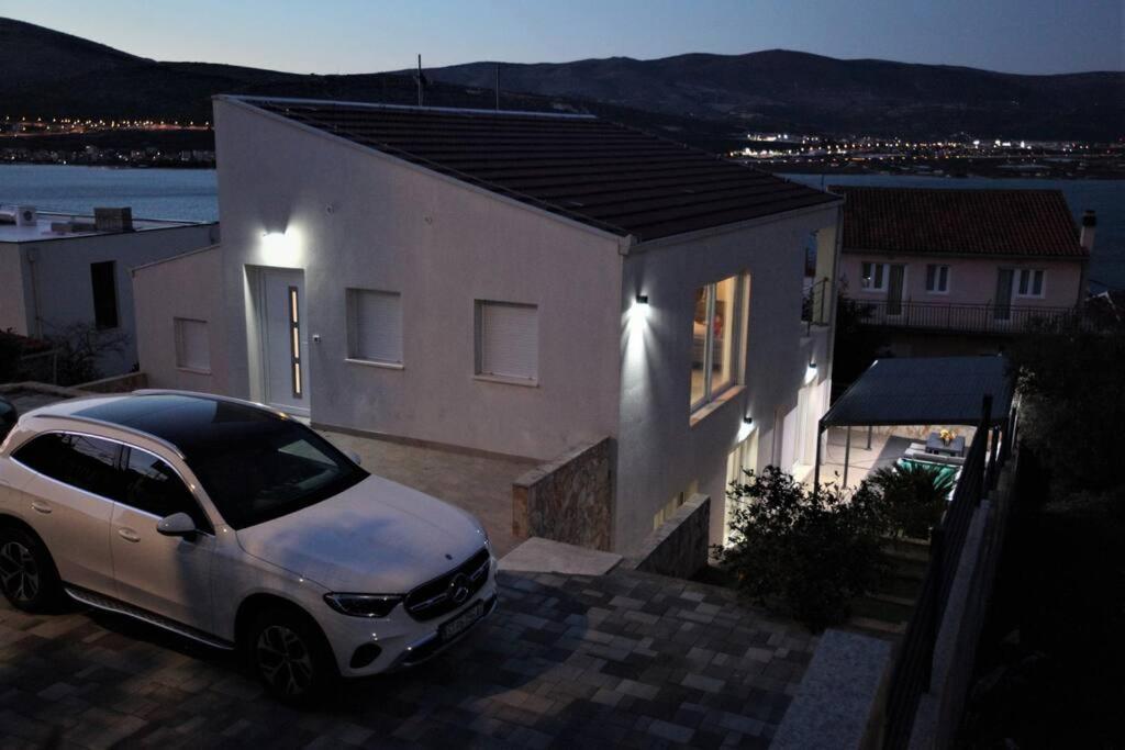 Luxury Villa Lana Apt, Seaview Terrace, Large Outdoor Space, Bbq Trogir Exterior photo