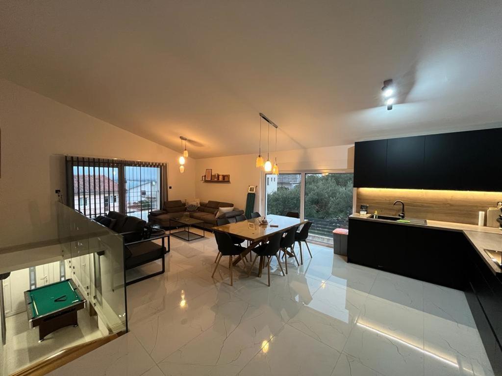 Luxury Villa Lana Apt, Seaview Terrace, Large Outdoor Space, Bbq Trogir Exterior photo